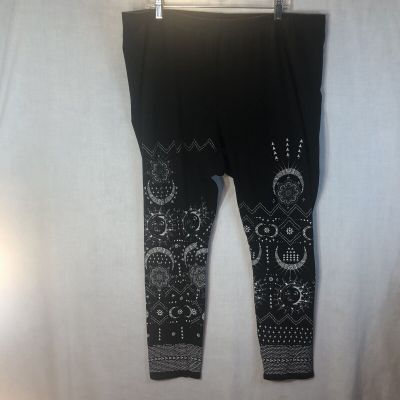 Torrid Size 5 Black w White Sun Moon Print Pants
