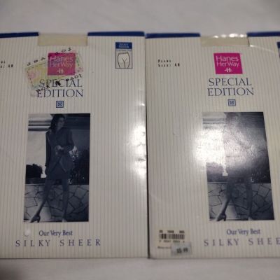 HANES HER WAY SPECIAL EDITION  SILKY SHEER PEARL SIZE AB NEW IN PACKAGE VTG