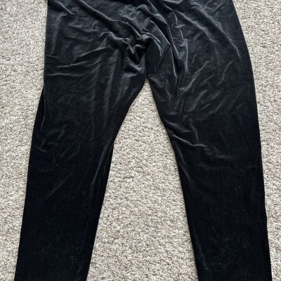NWT Avenue Womens Plus Size 26/28 (meas 42 X 27) Black Velvet Stretch Leggings