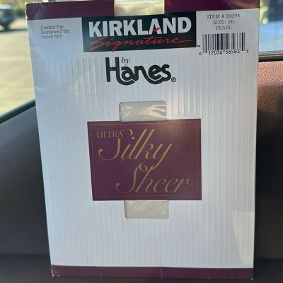 Vintage Kirkland Signature By Hanes Pantyhose Silky Sheer Size AB pearl