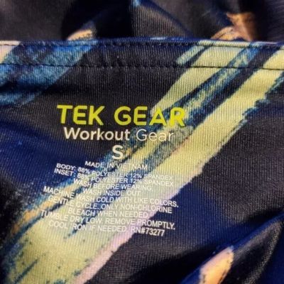 TEK GEAR Workout Gear Capri's Size S   NWT