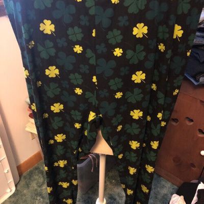 JUST ONE PLUS SIZE LEGGINGS SIZE 3X******ST. PATTY'S DAY