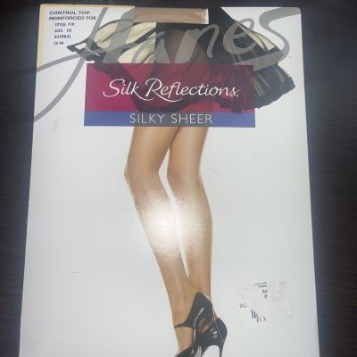 Hanes Silk Reflections Control Top Reinforced Toe Pantyhose Natural 718 size CD