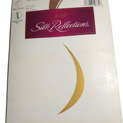 Hanes Pantyhose Silk Reflections 716 Size CD Little Color  Silky Sheer hosiery
