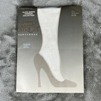 Sheer Intrigue Pantyhose Flower On Heel  Ankle Design White Key 4 Size Q VTG USA