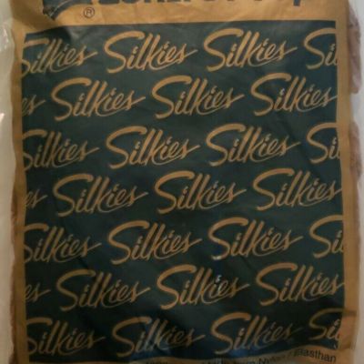 Silkies Control Top Pantyhose size XL  Queen Honey Beige Color - New