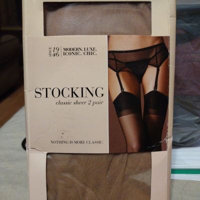 2 Pair Fredrick's Of Hollywood Stockings Size M Beige
