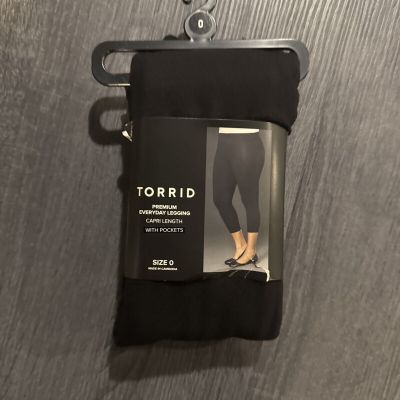 Torrid Premium Everyday Legging Size 0 Capri Length With Pockets Black