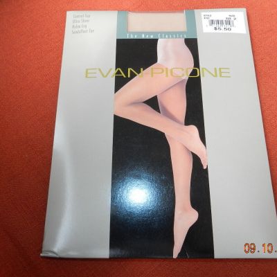 Evan-Picone Pantyhose the new classics Picone nude sz 2 Control top 4151