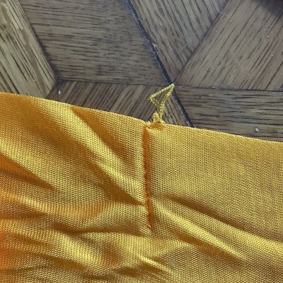 1 Pr Vintage Nylon Golden Yellow Stockings Hosiery RHT No Seams SZ 10 1/2 Medium