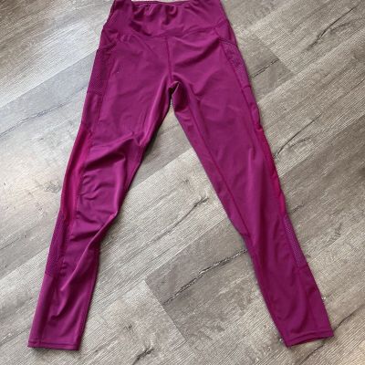 O to S Workout Legging Size Medium With Pockets Ankle Length Cropped