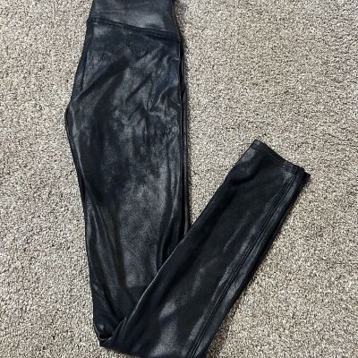 SPANX Leggings Women’s Size XS Faux Leather Mid Rise Shiny Black