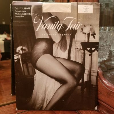 NOS Vintage Vanity Fair Daisy Control Panty Medium Support Ivory Pearl Pantyhose