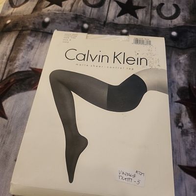 Calvin Klein Matte Ultra Sheer Control Top Panty Hose Sz D Style 720 Ivory New