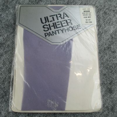 Ultra Sheer Pantyhose Womens Regular Medium Size Lilac Mist 100perc Nylon New