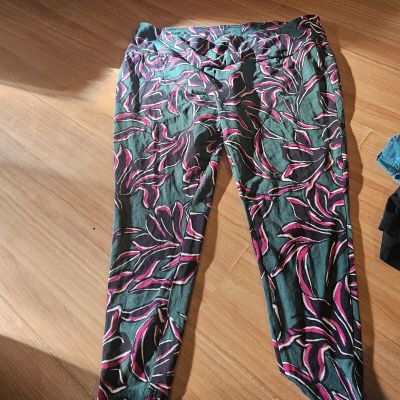 Terra & Sky Women's Plus Sz Green Floral Leggings Stretch 3X (24W-26W)