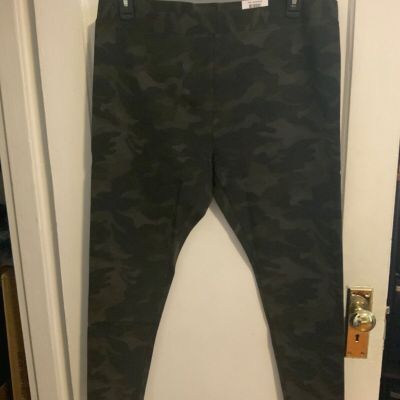 Style & Co. Floral Ponte-Knit Leggings Camo green NWT