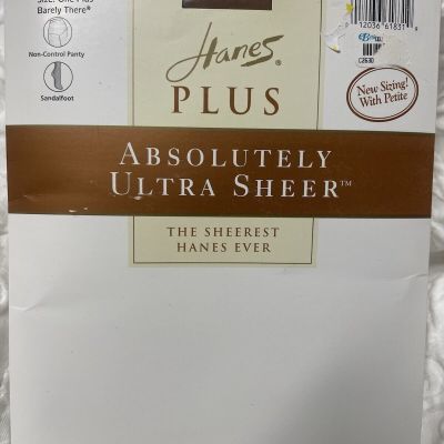 (139)  Hanes Plus Absolutely Ultra sheer  00P28 Barely There