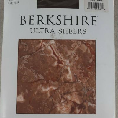 Pantyhose Berkshire Womens Ultra Sheer Control Top French Coffee Size 2 Plus