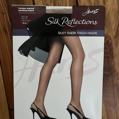 Hanes Silk Reflections Little Color Thigh-High Pantyhose Stocking CD