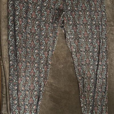 Great Cond. LuLaRoe Leggings - Size Tall And Curvy (Black, Red, & Green