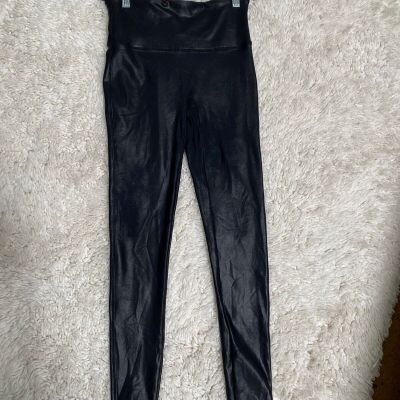 SPANX Faux Leather Black Leggings Women’s Sz M Style 2437 EXCELLENT CONDITION!