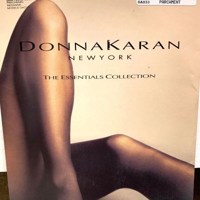 Donna Karan 0A033 The Essentials Collections Tights Parchment Size M $16 NWT