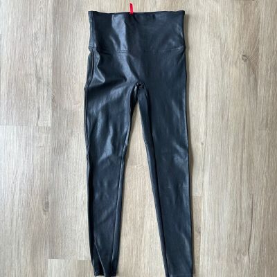 aw SPANX Black Shiny Faux Leather Leggings Slimming LARGE