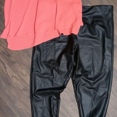 ROUGE Leggings Matte Latex Faux Imitation Leather Pants Crop Capri Length 4X NWT