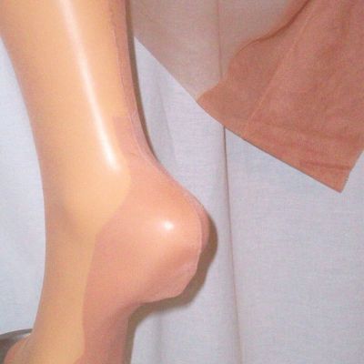 VINTAGE 40S NOS FULL FASHION RHT SHEER FLAT KNIT NYLON STOCKINGS CUBAN HEEL