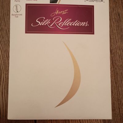 Hanes Silk Reflections 718 EF Classic Navy Silky Sheer Control Top Pantyhose