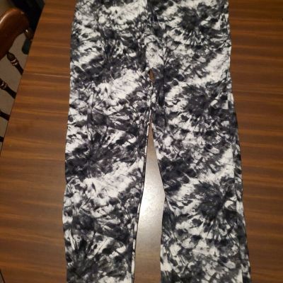 Leggings women Size 2X Bobbie Brooks Plus Size Black And White