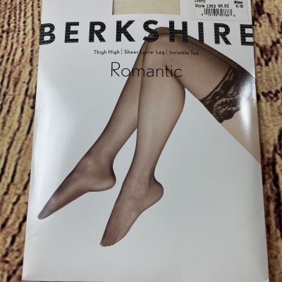 Berkshire Romantic Thigh High Stocking Queen Size C-D Ivory Style 1363 Lace Top