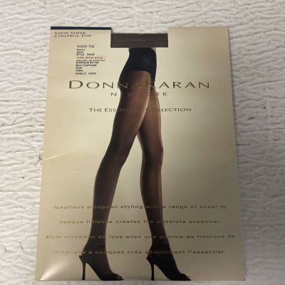 Donna Karan Hosiery Essential Collection Stain Sheer Walnut Size Small