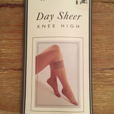 Nice Touch Day Sheer Knee High All Nylon Leg Reinforced Toe 2 pk Soft Taupe NEW