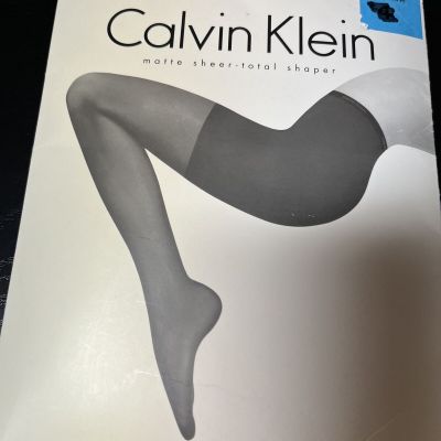 Calvin Klein Vintage 1994 Matte Sheer Control Top Pantyhose Buff Size B 544