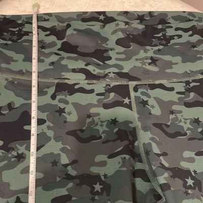 Fabletics- PowerHold High-Rise Cropped Yoga Leggings in Camo/Star Print- Size 1X