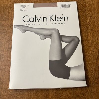 Calvin Klein Ulta Sheer Style 620 Size B Color Light 3 Pantyhose