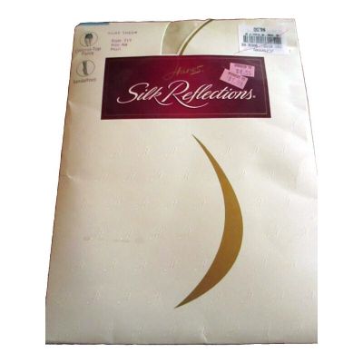 Pantyhose  HANES SILK REFLECTIONS SILKY Control Top 1989 Sz AB #717 PEARL