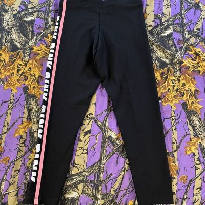 New pair of Victoria’s Secret Pink medium leggings cropped cute