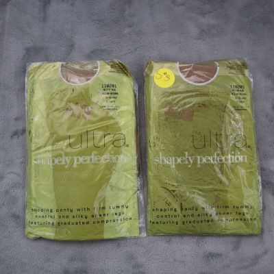 Silkies Ultra Womens Medium Nude Pantyhose Control Top Shapely Perfection